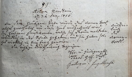 Bei diesem Eintrag geht es um die Austeilung des Armenbrotes am 7. Januar 1816: An dem heutigen Tag wurde das Armen Brod, welches gewöhnlich um diese Zeit ausgeteilt wird, den hiesigen Hausarmen, welche sich darum meldeten, urkundlich in der Schule gegeben, und sie haben solches wirklich in Empfang genommen. Die richtige Austheilung bezeugen  Pfarrer und Heiligenpfleger   Theod.Gott. Vogt    Heiligen P. Engelbrecht